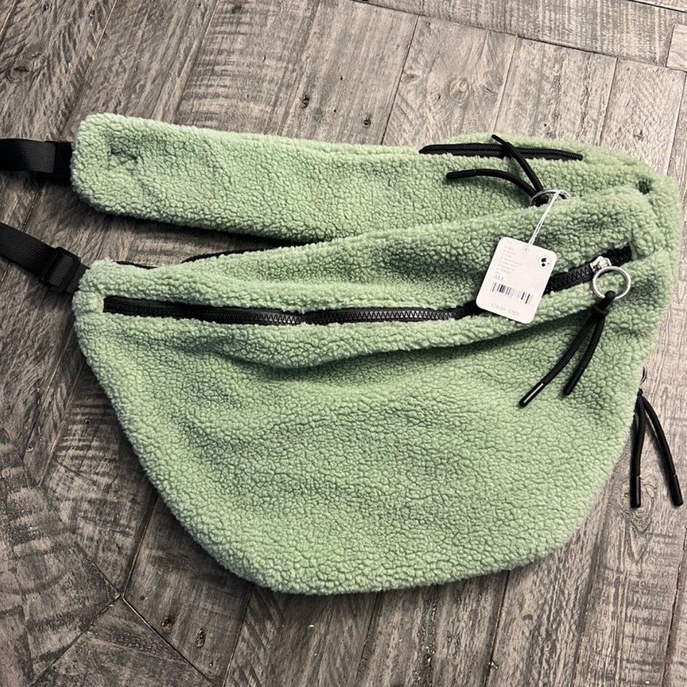 NWT // Free People Overachiever Sherpa Bag // Sage